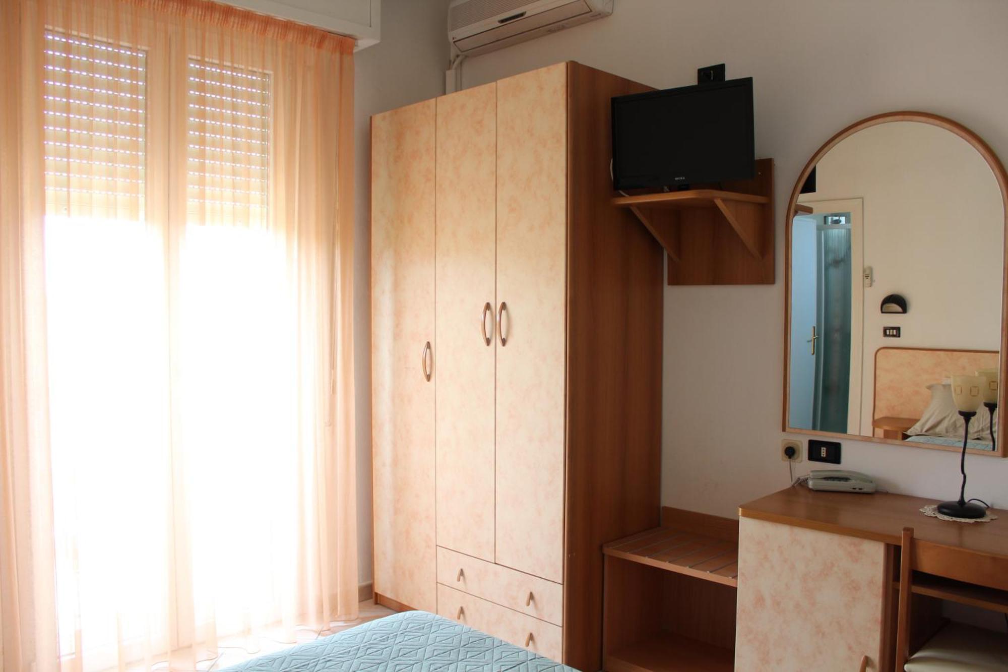 Hotel Verdemare Rimini Oda fotoğraf