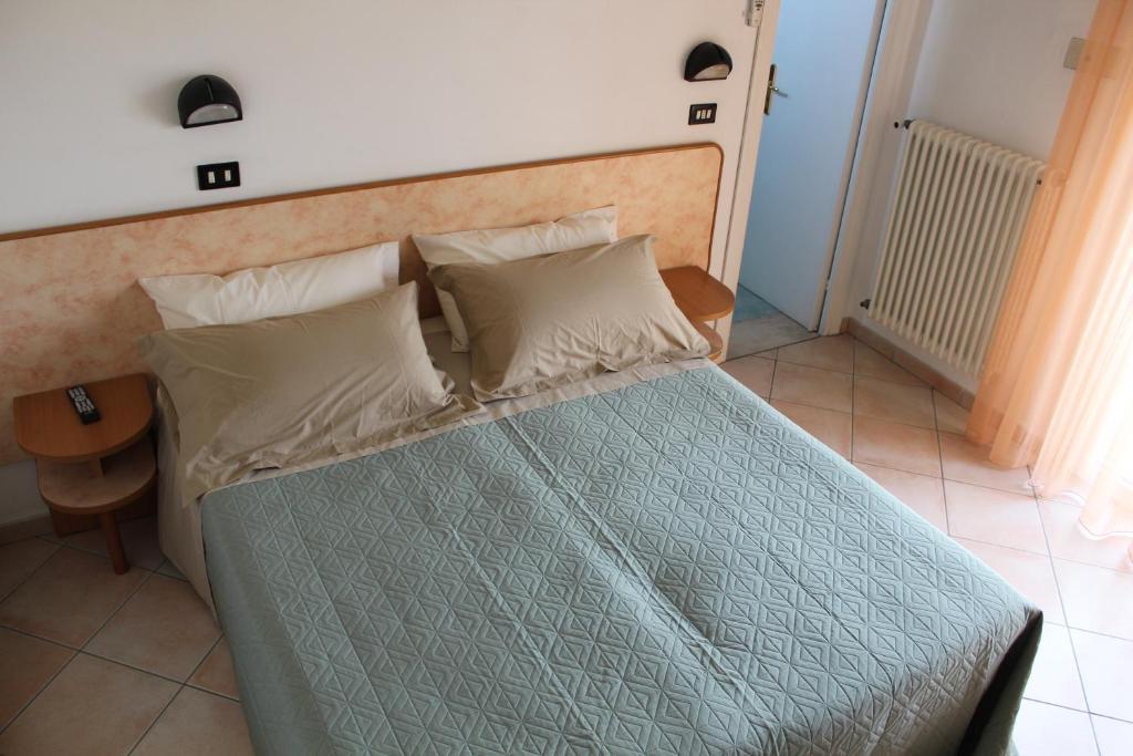 Hotel Verdemare Rimini Oda fotoğraf